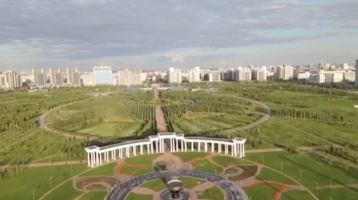 «Астана - памятник любви к гигантизму»: блогер-урбанист о том, как минусы сделали плюсами