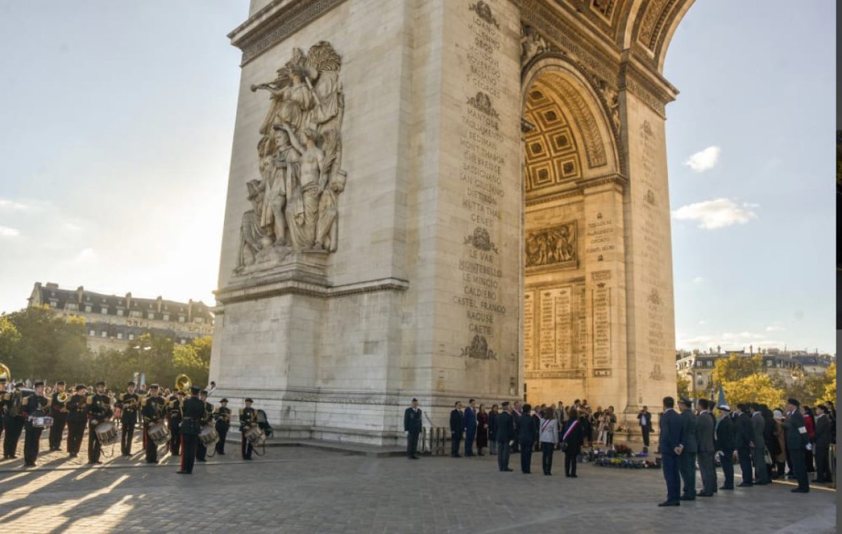 Гимн Казахстана прозвучал в Триумфальной арке Парижа