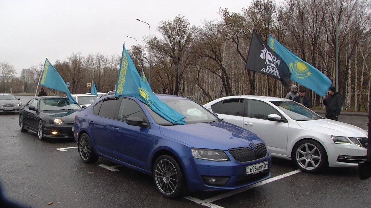 Астанада Республика күніне орай автошеру өтті