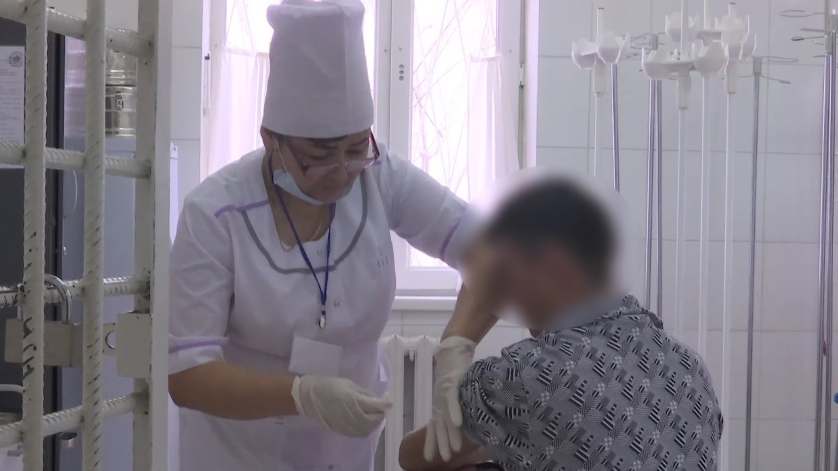 Алкоголиктер анонимді кездесіп, ауруынан айығады