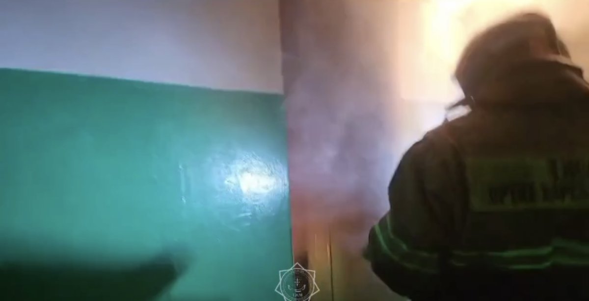 Пожар произошел в столичном общежитии (ВИДЕО)