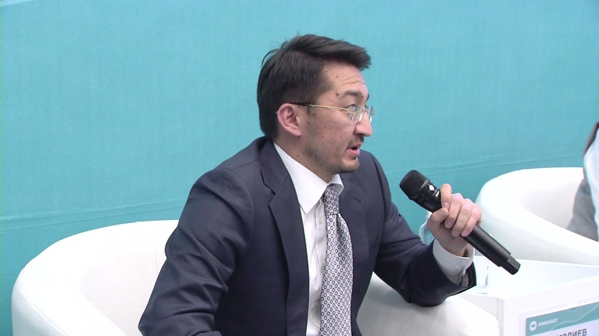 "Біздің ауданда шешілмей жатқан халықтың мәселесі көп", - депутат