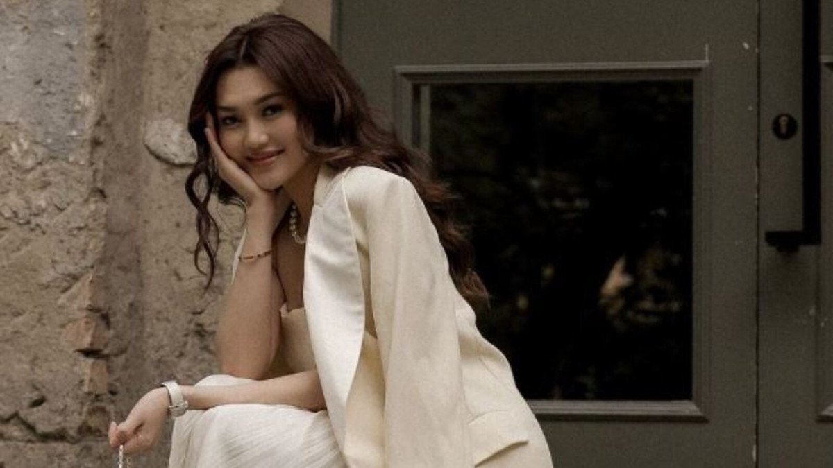 Ерке Есмахан кіші ұлының суретін жариялады