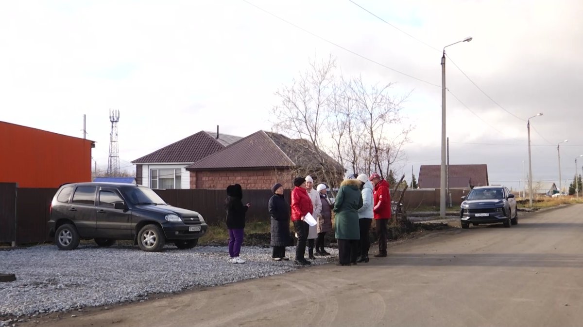 "В кровать ложусь и беру банку с тёплой водой": жильцы домов с центральным отоплением замерзают в Петропавловске