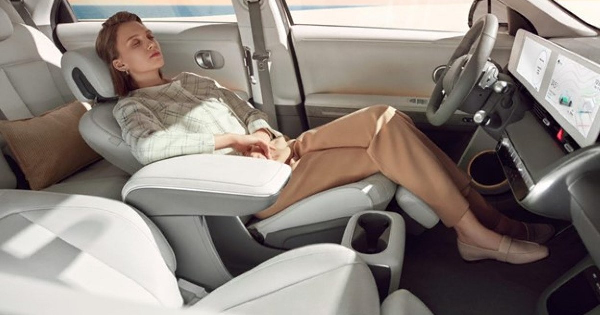 Енді көлікті робот басқарады