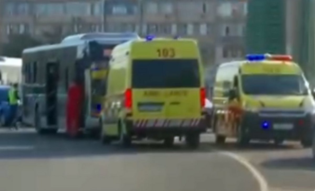 ДТП с пассажирским автобусом в Актау: пострадали 3 человека
