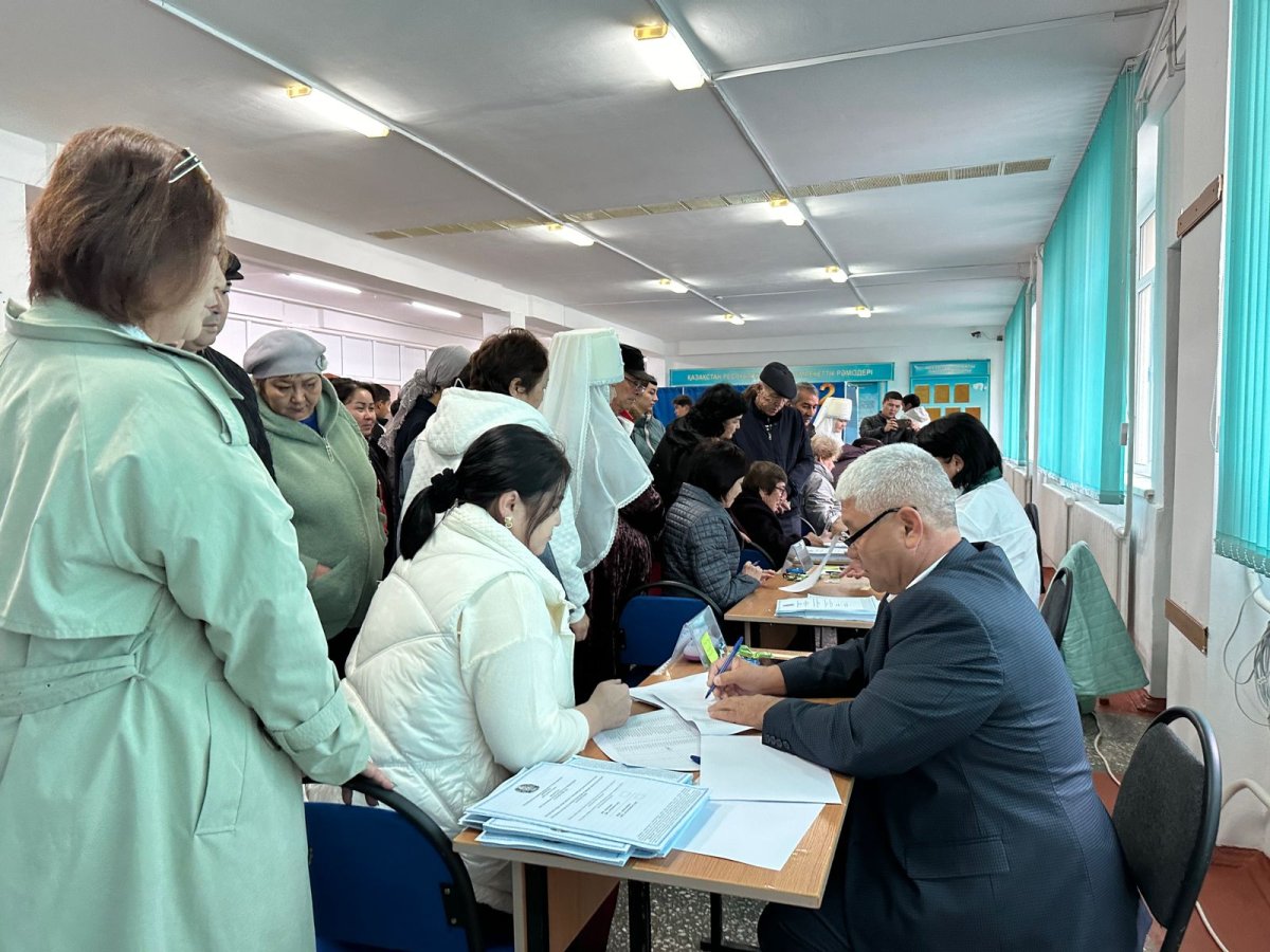 Жители села Улькен массово голосуют на референдуме