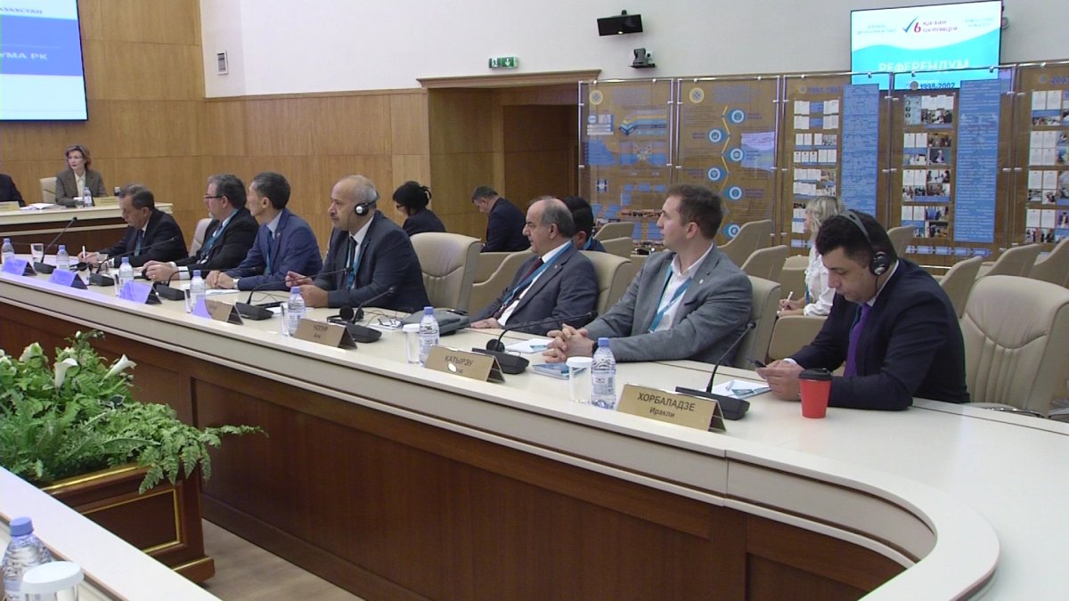 Референдумды әлемнің 30 елінен келген 177 бақылаушы қадағалайды