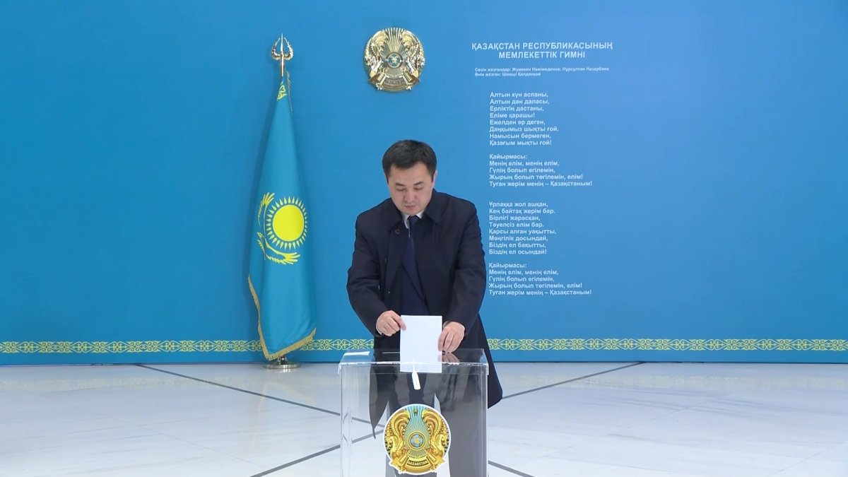 ҚР Президенті Әкімшілігінің Басшысы Айбек Дәдебай референдумда дауыс берді