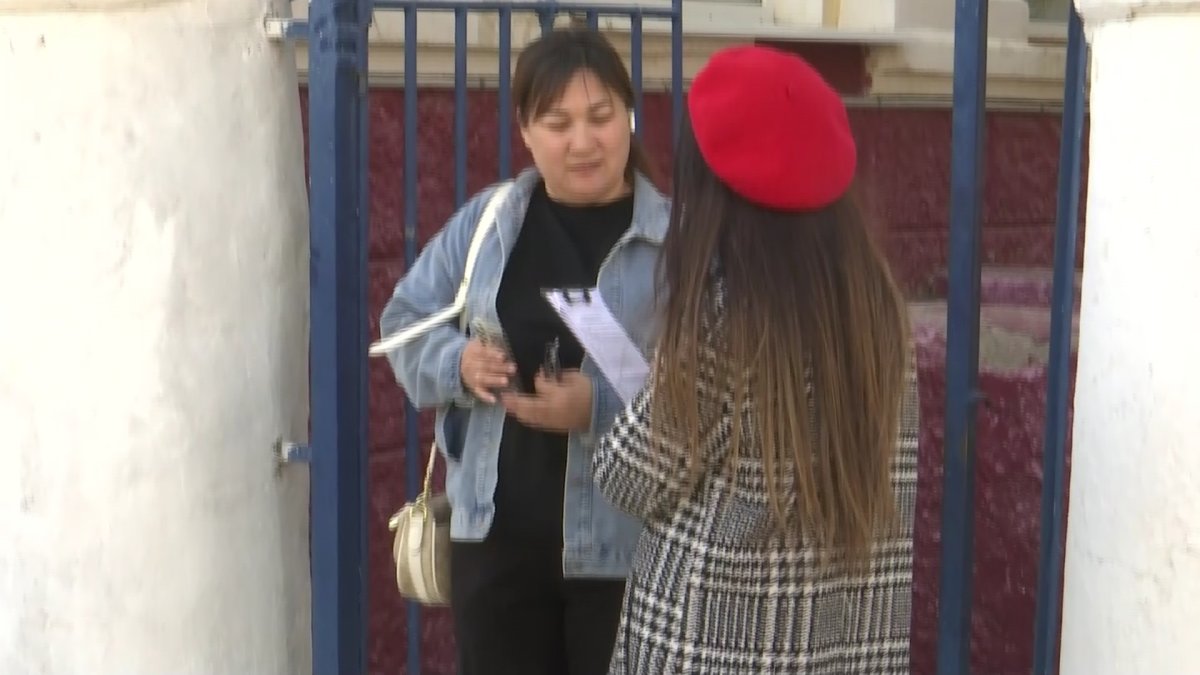 Ақтөбе мен Таразда Exit Poll өкілдері сауалнама жүргізіп жатыр