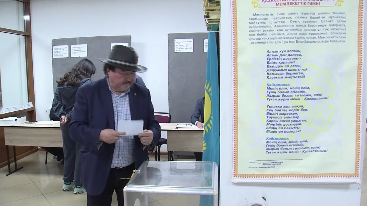 "Референдумға қатысу - азаматтық парыз",- Ұ.Есдәулет