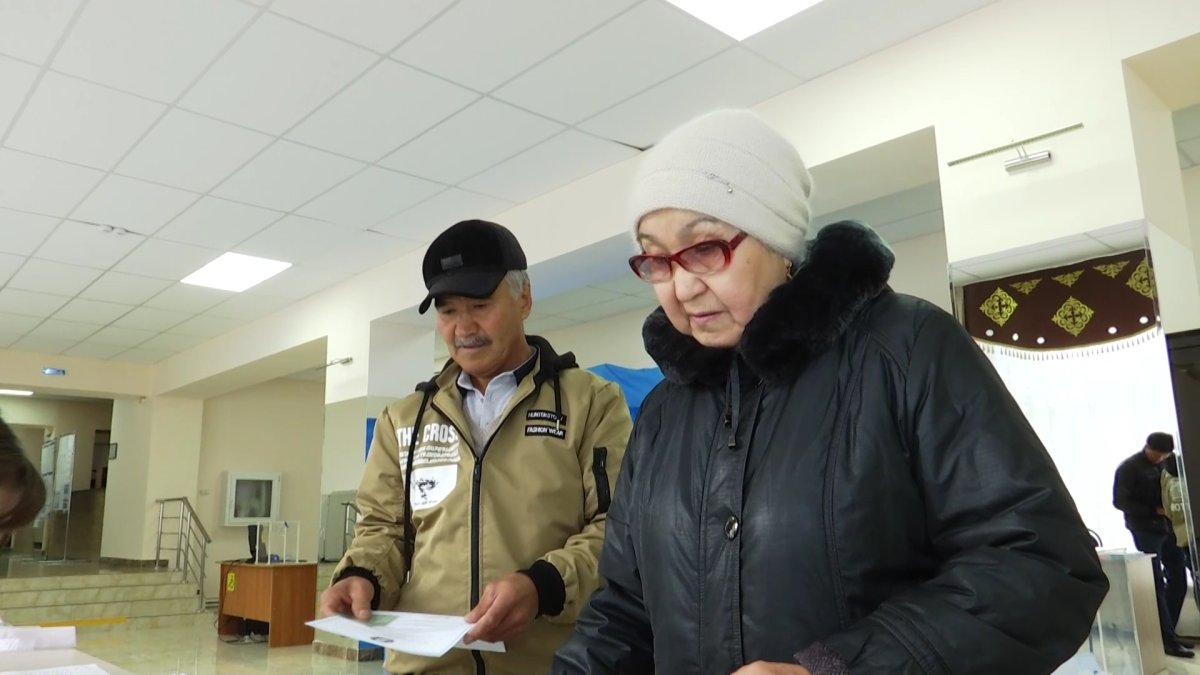 Семья Тулетаевых в день золотой свадьбы  проголосовала на референдуме в СКО
