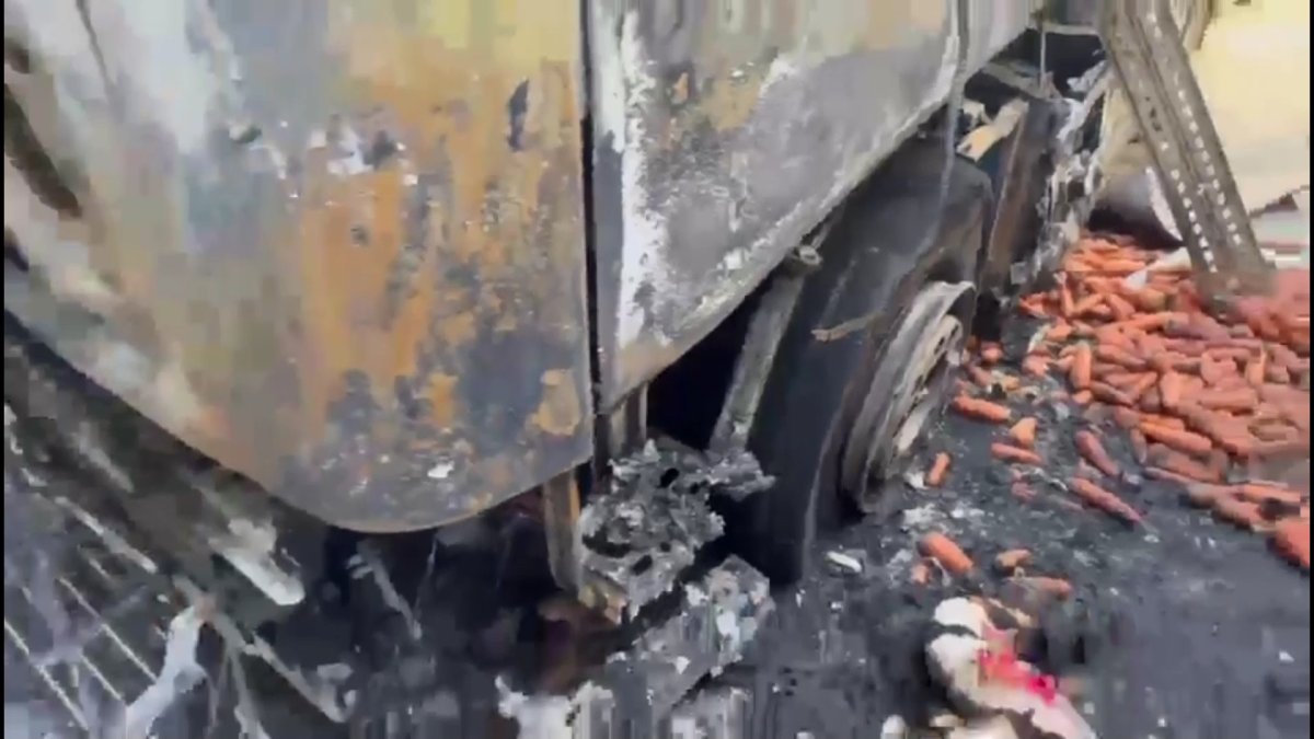 Шымкентте көкөніс тиелген 3 көлік отқа оранды