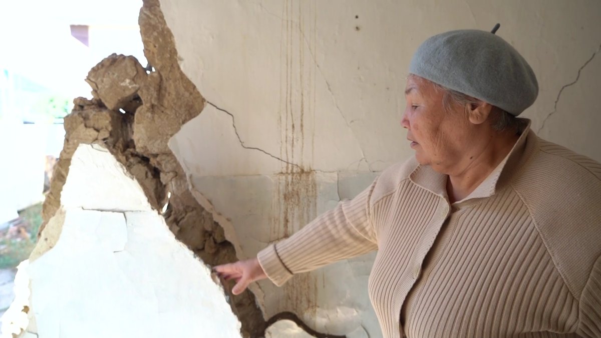 100 жылдан астам мұнай өндіретін Жылыой ауданындағы апатты үй тұрғындары үйінді астында қаламыз ба деп қорқады