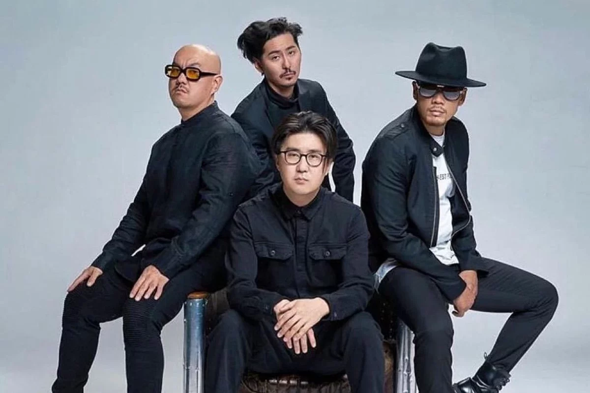 Маша Мишаның жұлын сорып жатыр