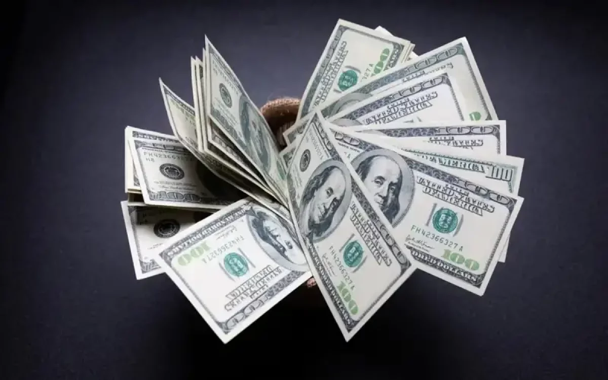 Доллар қымбаттап жатыр