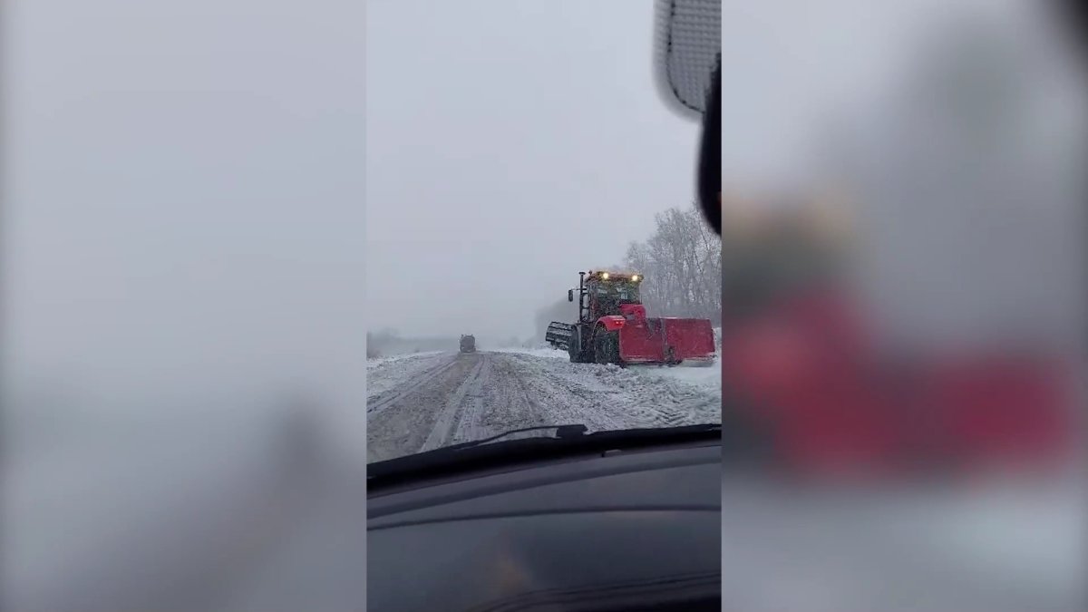 В ВКО снежная стихия закрыла дороги областного и республиканского значения