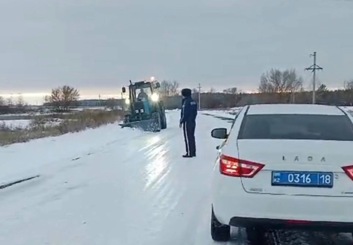За нарушение правил содержания дорог в Абайской области оштрафовали дорожников