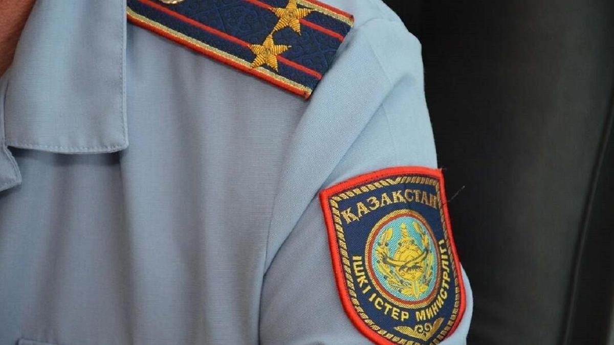 Ақтөбеде танысын бопсалаған күдікті ақша алып жатқан жерінен ұсталды