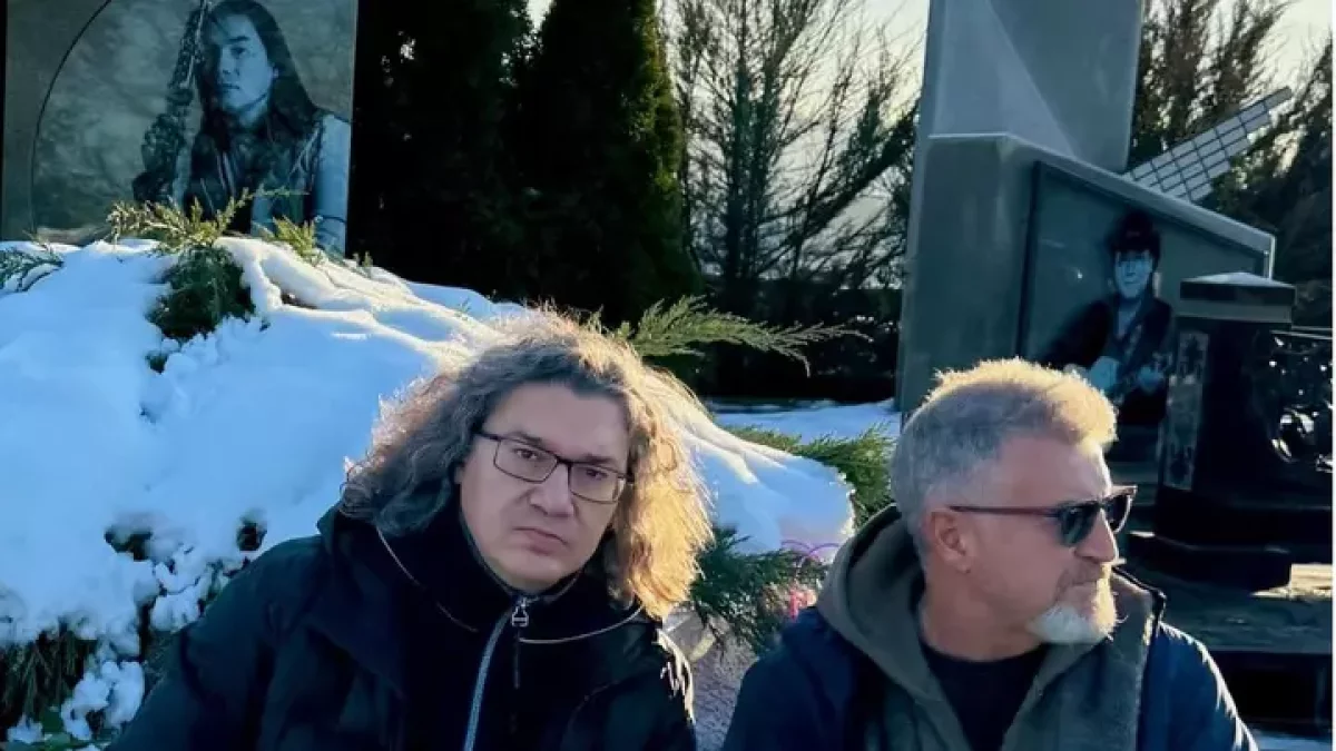 "Досыма келдім": ресейлік әнші Леонид Агутин Батырхан Шүкеновтің зиратына барды