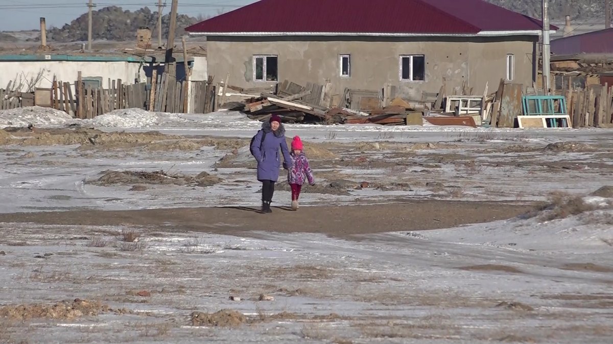 Павлодарда өгей әке 15 жастағы қызды зорлаған