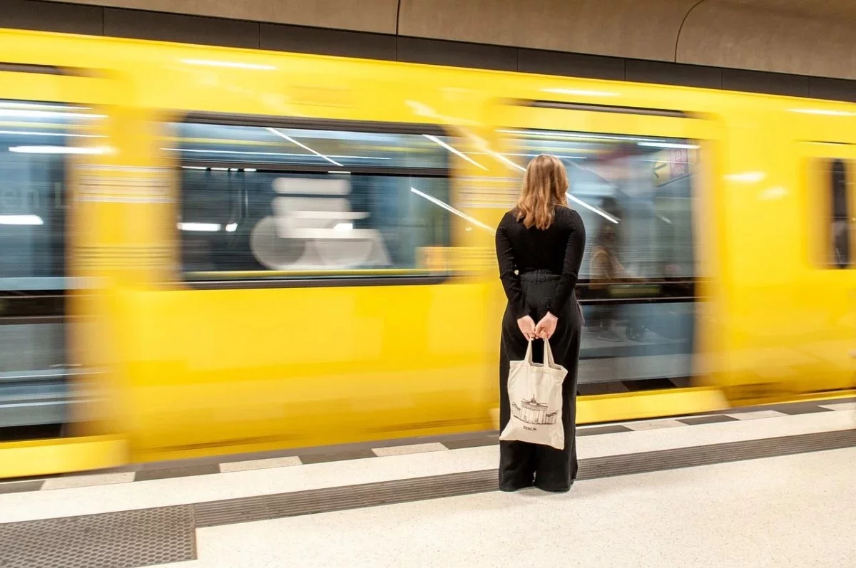 Ер адам метрода қызды сипағаны үшін 16 жылдан кейін түрмеге қамалды