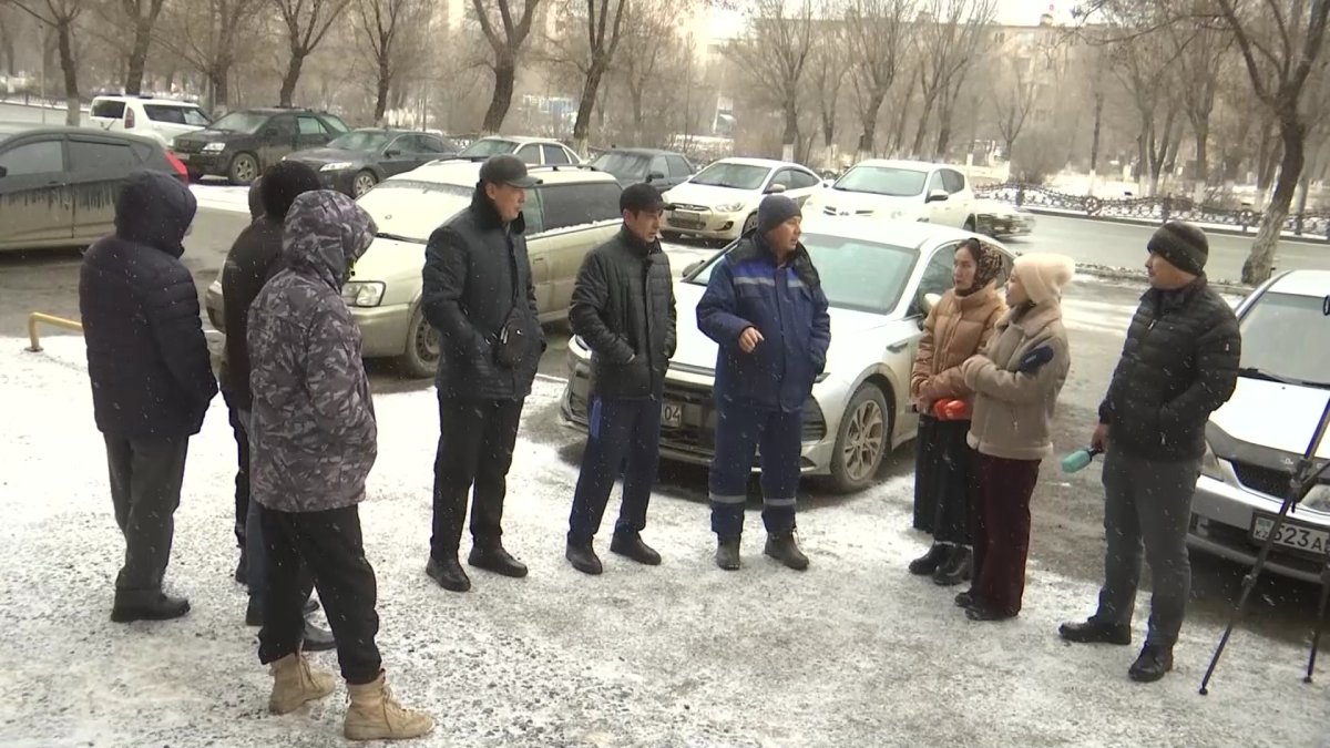 Ақтөбеде  құрылысшылар екі айдан бері жалақы ала алмай жүр