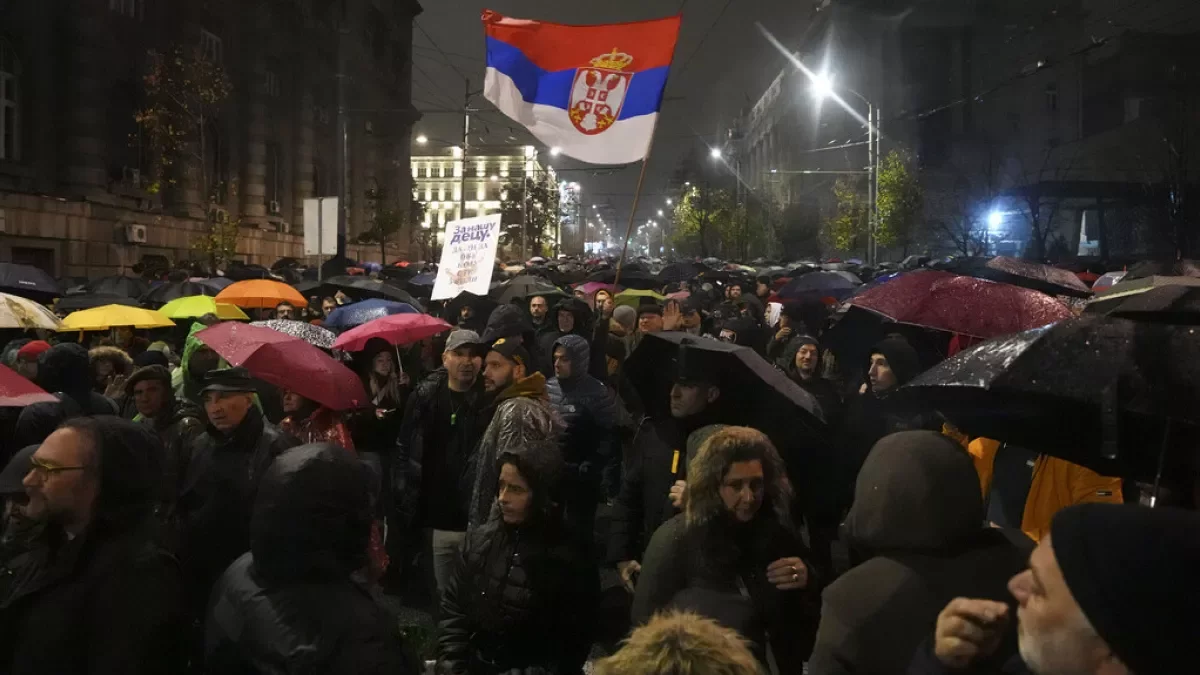 После обрушения на вокзале в Сербии задержаны 11 человек