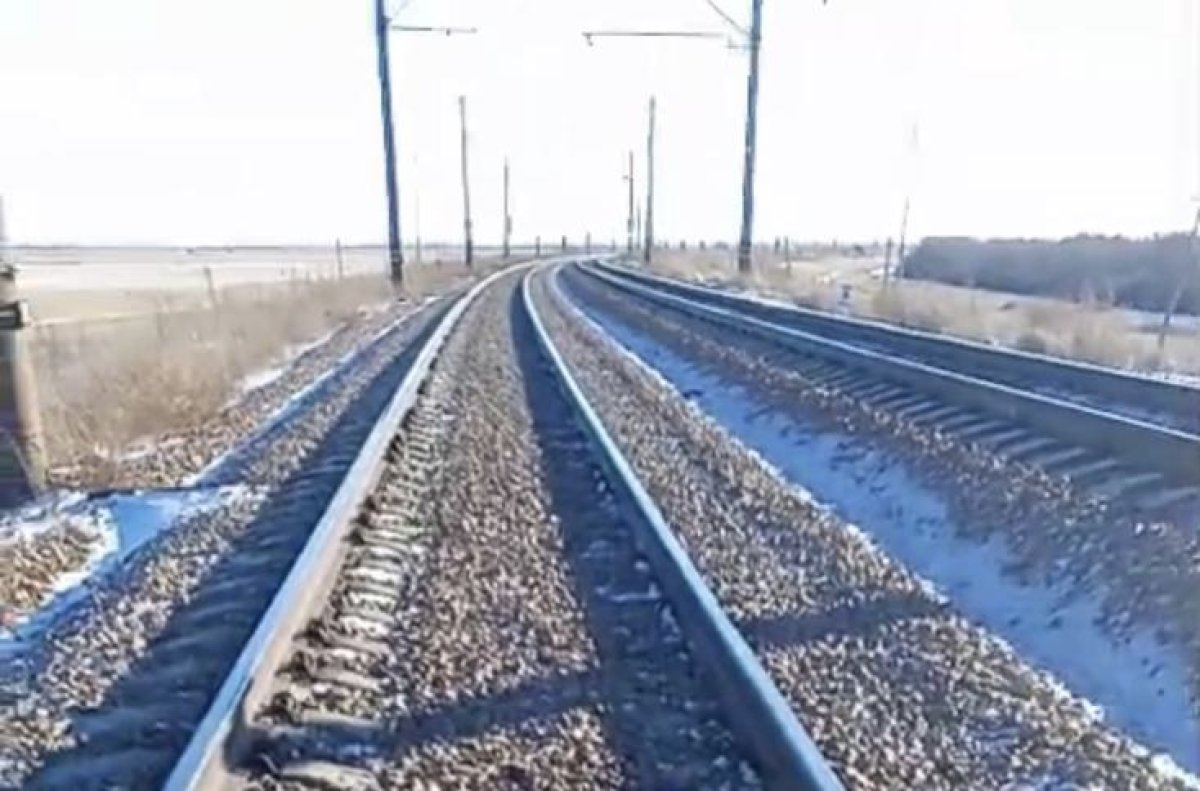 Поезда пришлось замедлить из-за похищенных в Карагандинской области болтов