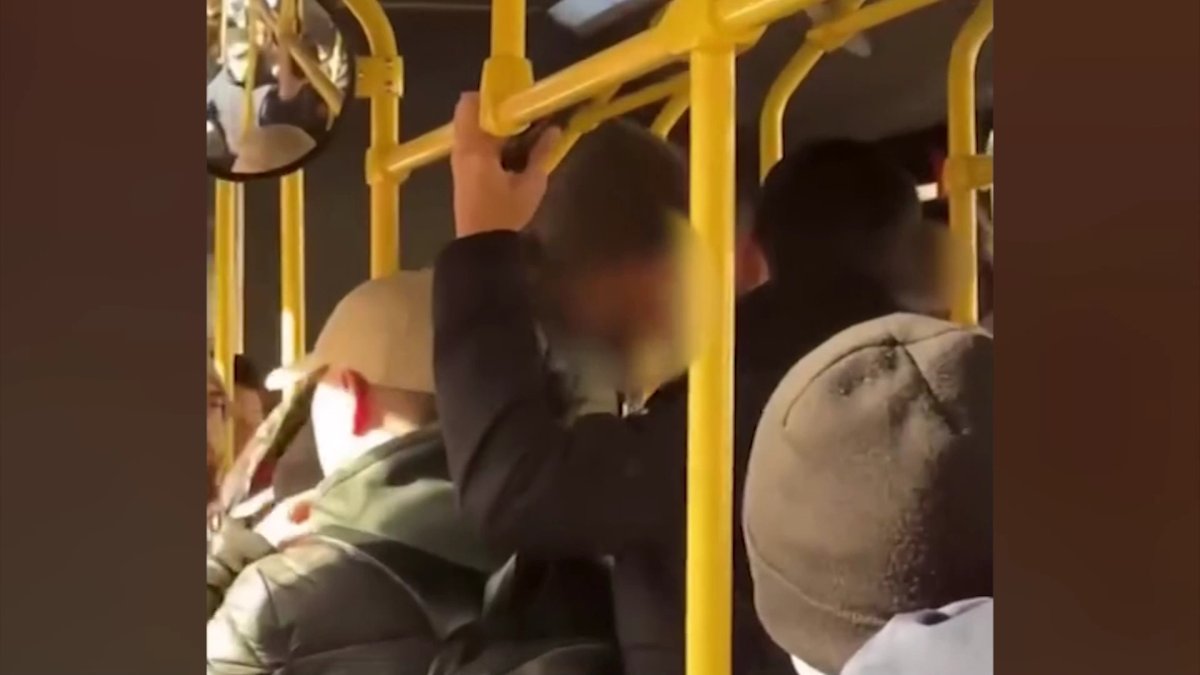 В Алматы задержали мужчину, ударившего пассажирку автобуса
