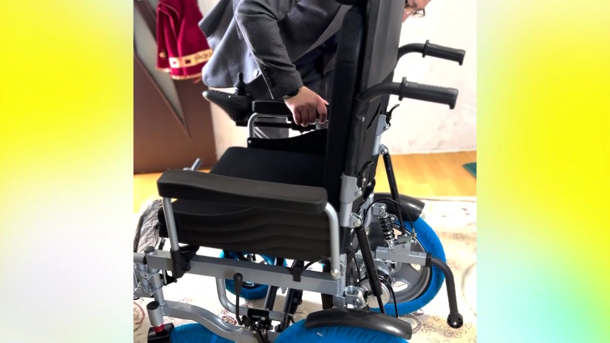 Инвалидную коляску от партии «AMANAT» получила жительница Мангистауской области