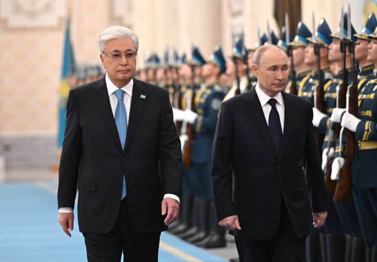 Токаев и Путин прошли в зал переговоров в Акорде
