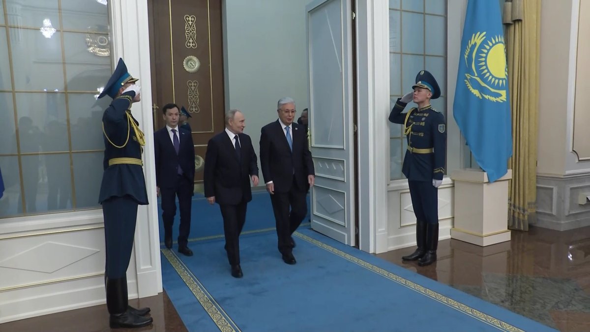 "Қазақстан осындай күрделі кезеңде Ресейдің сенімді стратегиялық серіктесі әрі одақтасы болып қала береді", - Президент