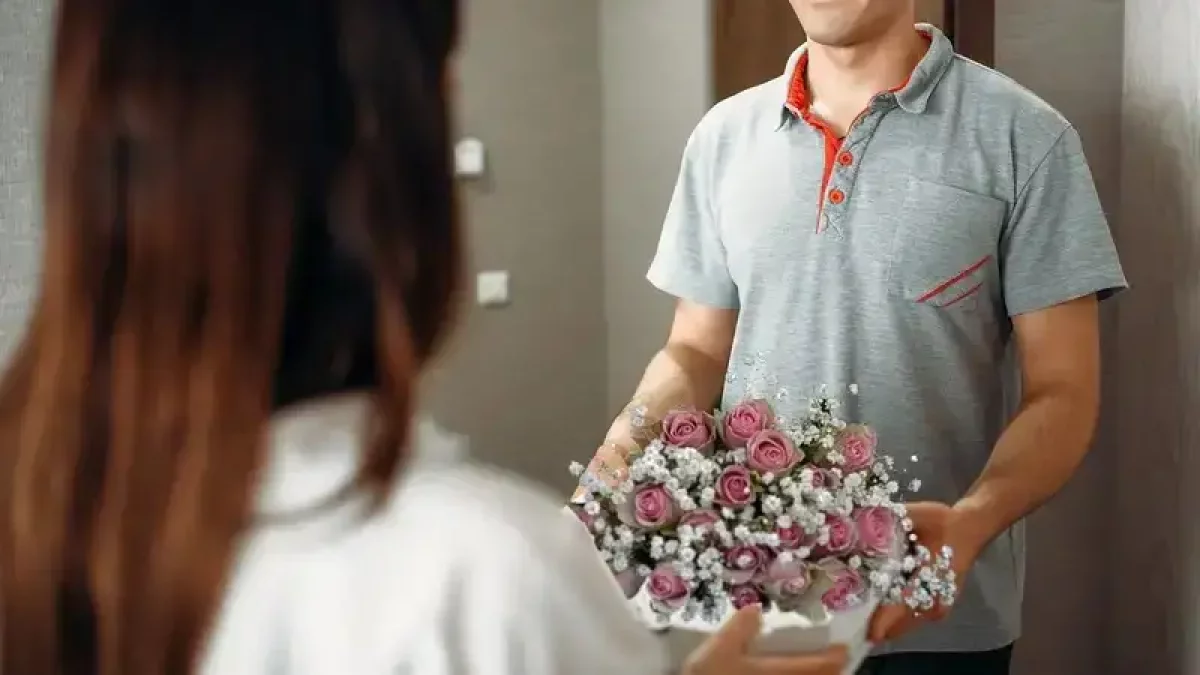 Ақтауда гүл жеткізуші бұрын-соңды болмаған қылмыс жасады