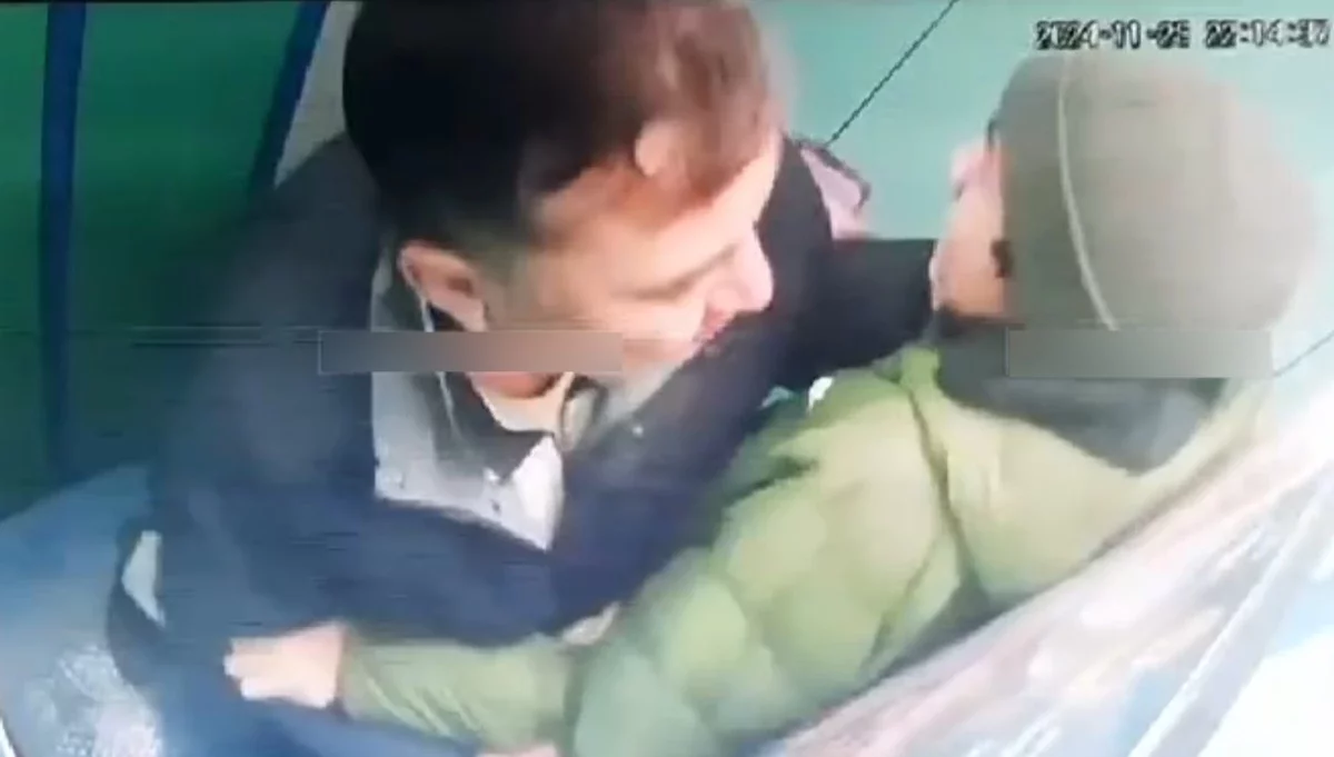 Астанада ер адам лифтте жасөспірімді қылқындырған