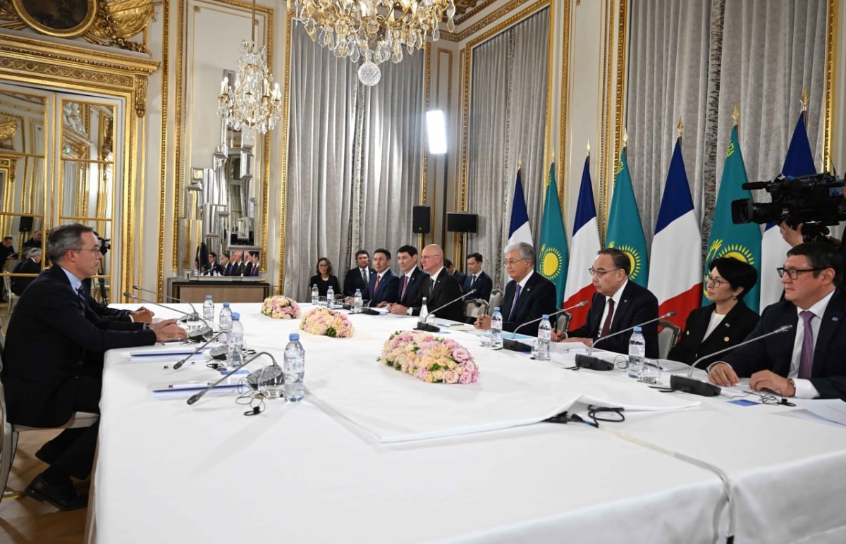 Токаев провел переговоры с главой компании-лидера атомной промышленности Франции