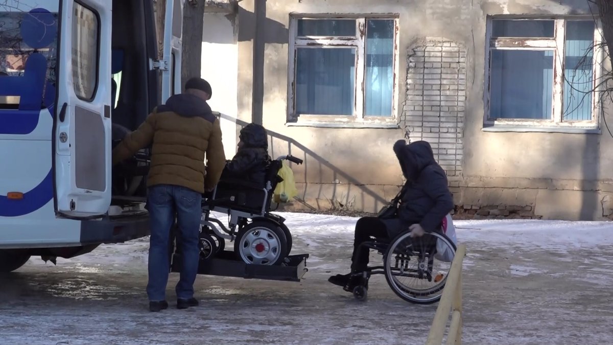 "Мүгедек жандарға жағдай жасауда көзбояушылық көп",-О.Бектенов