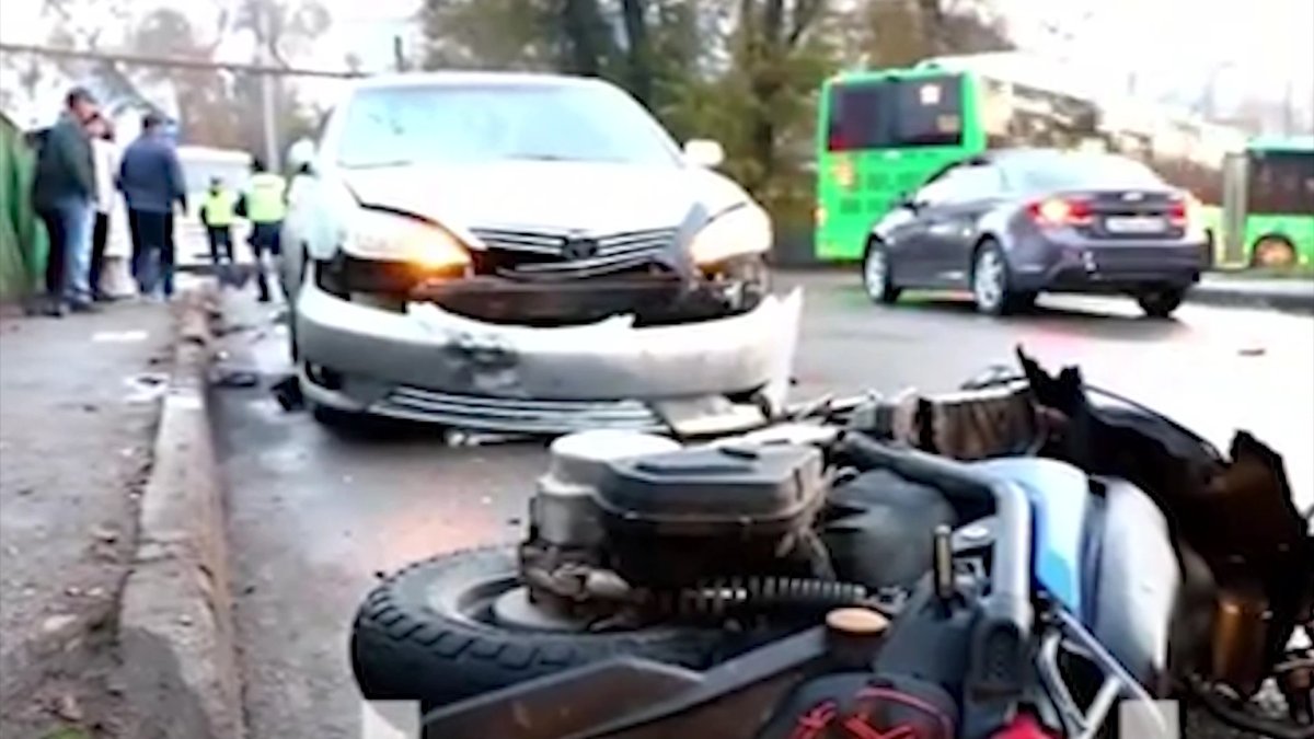 Мопед пен автокөлік соқтығысып, 26 жастағы қыз қаза тапты