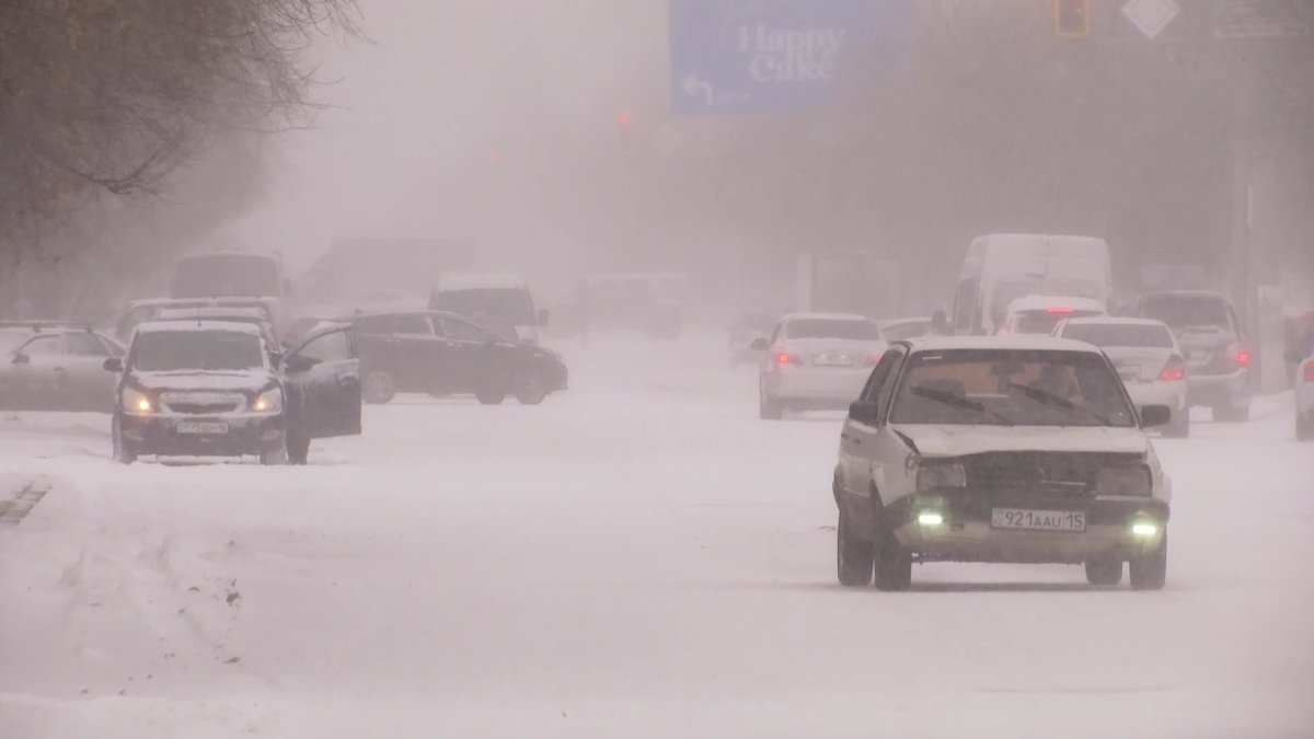 Қызылжарда қалың қар жауып, боран соқты