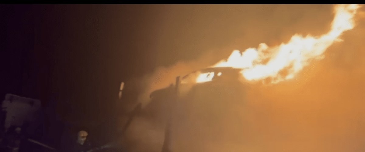 Груженый автовоз загорелся на трассе «Алматы-Ташкент» (ВИДЕО)