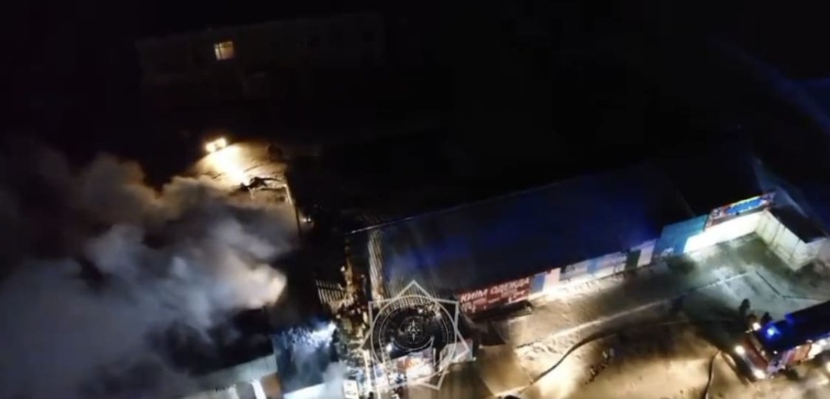 Два магазина горели ночью в Костанае