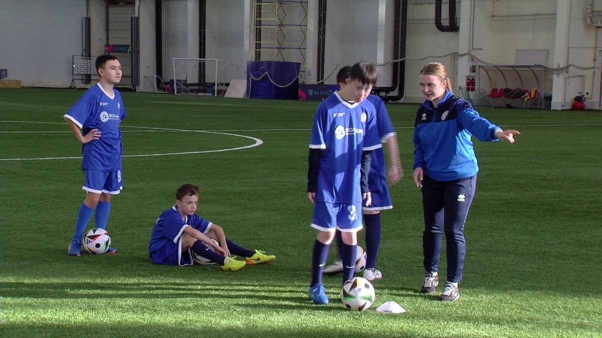 Қазақстанда аутизм мен Даун синдромы бар 100 ден астам бала футбол секциясына тегін қатысады