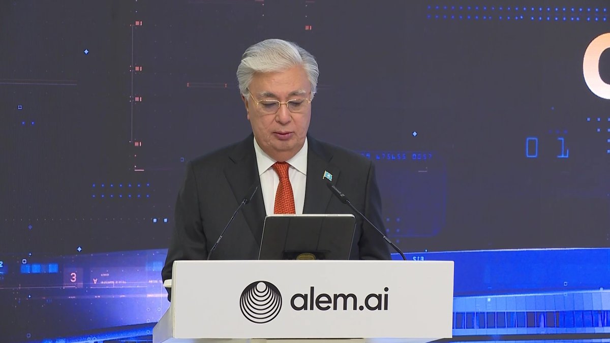 Президент жасанды интеллект саласындағы отандық өнімдермен танысты