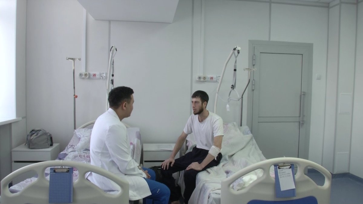 "8 лет мучился от непроходимости пищевода": врачи Павлодара помогли мужчине научиться снова есть