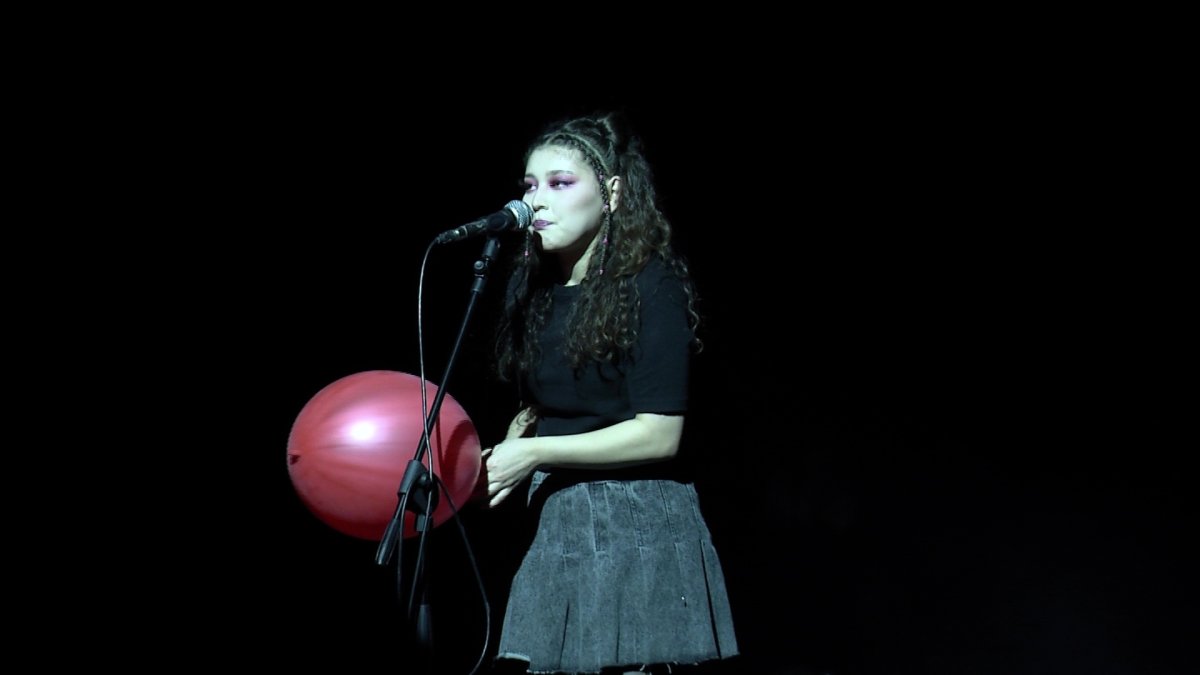 Шесть реалистичных историй наркоманов показали в столичном театре им. Горького