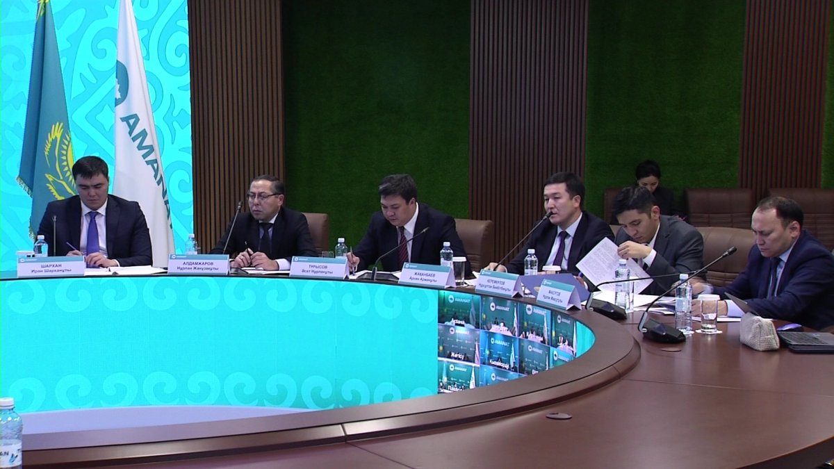 Члены партии "AMANAT" обсудили проблемы обеспечения регионов качественной питьевой водой