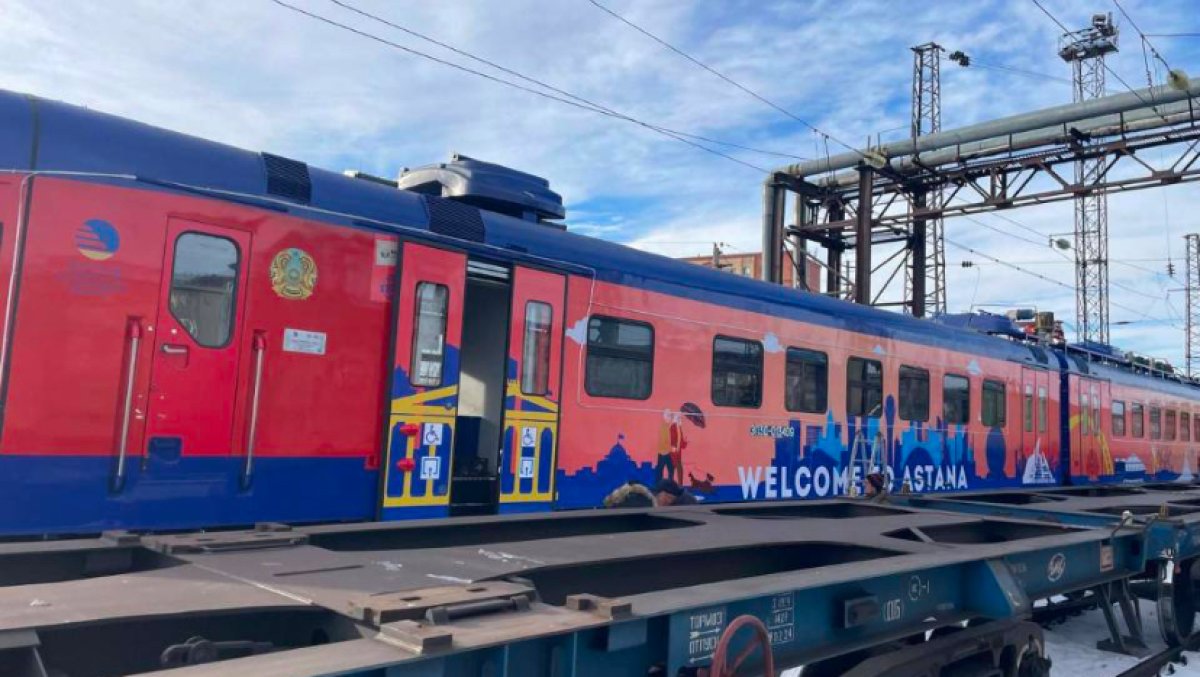 Новый туристический поезд запускают в Казахстане