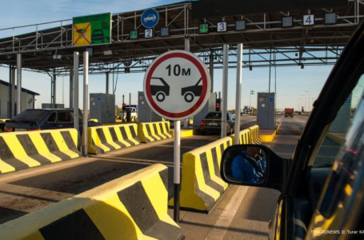 Аққұбаны юбка киіп алады Секс HD Ресейлік пикап