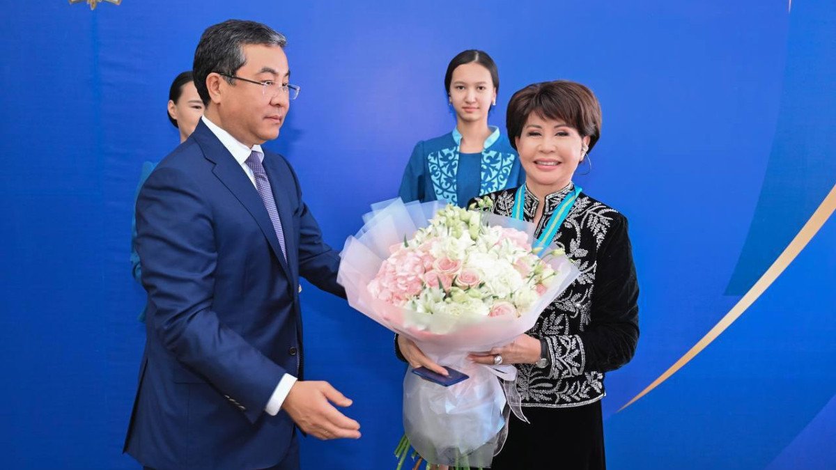 Роза Рымбаева Абай облысының құрметті азаматы атанды