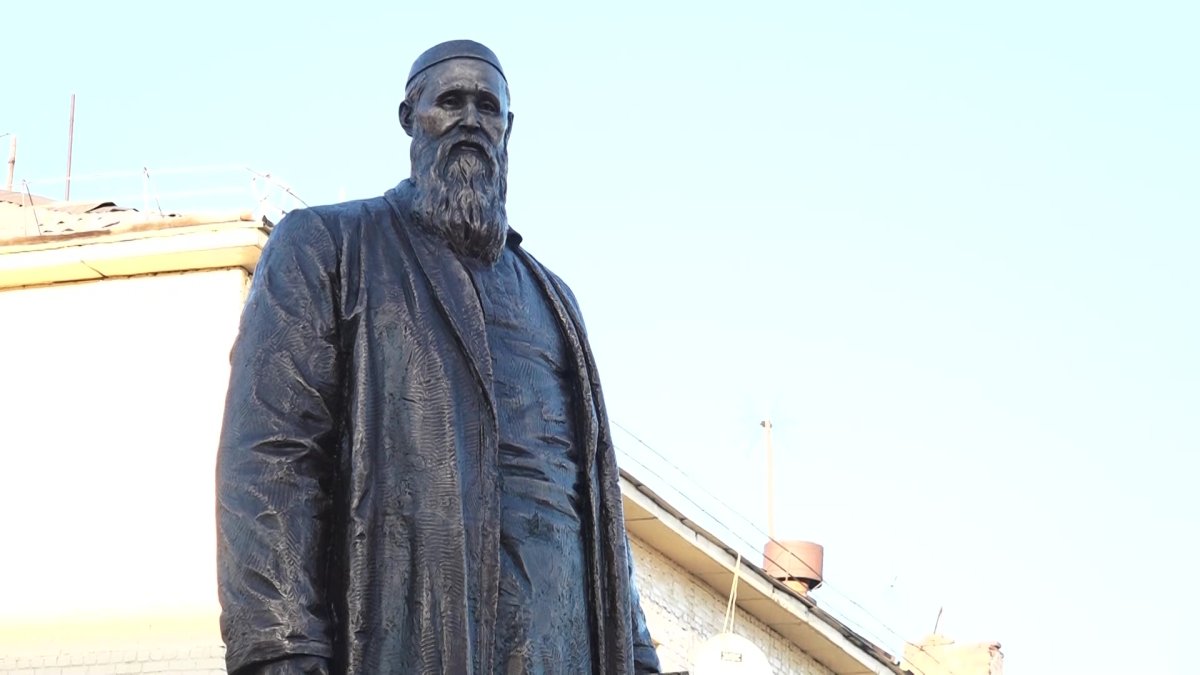 Абай облысында Шәкәрім Құдайбердіұлының ескерткіші бой көтерді